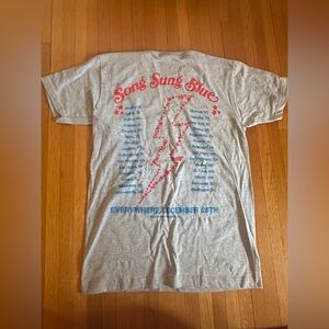 Song Sung Blue (2025) Promotional Tour Heather Grey T-Shirt, NWOT
